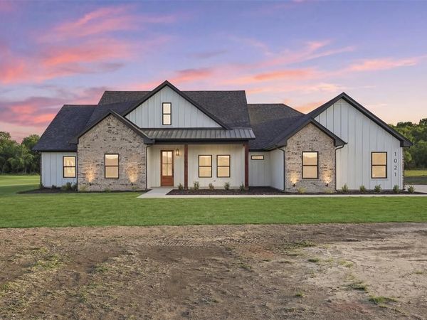 1021 Preserve Street, Weatherford, TX 76085