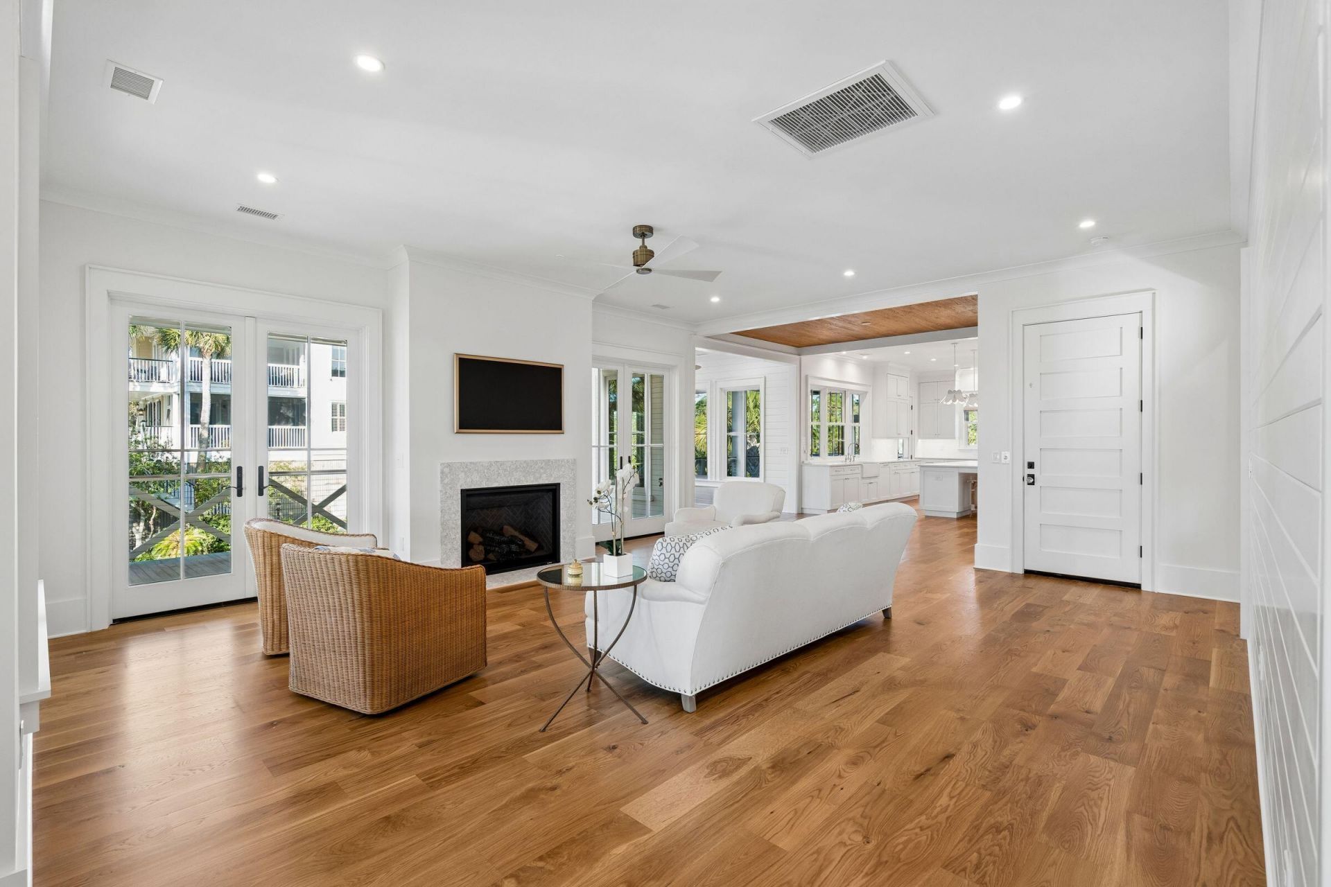 720 W Ashley Avenue Photo 19