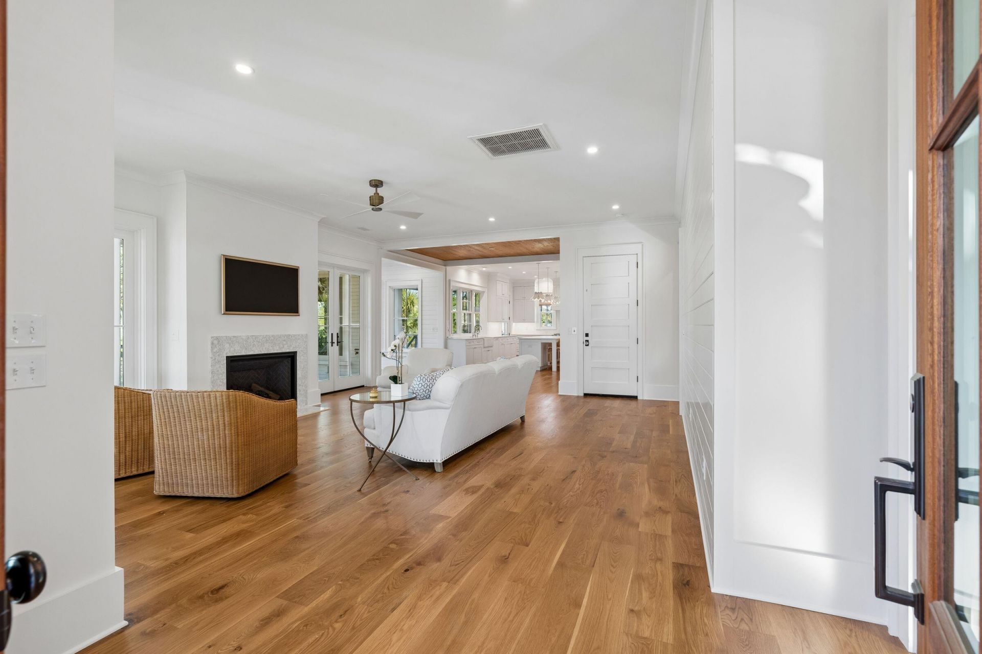 720 W Ashley Avenue Photo 20