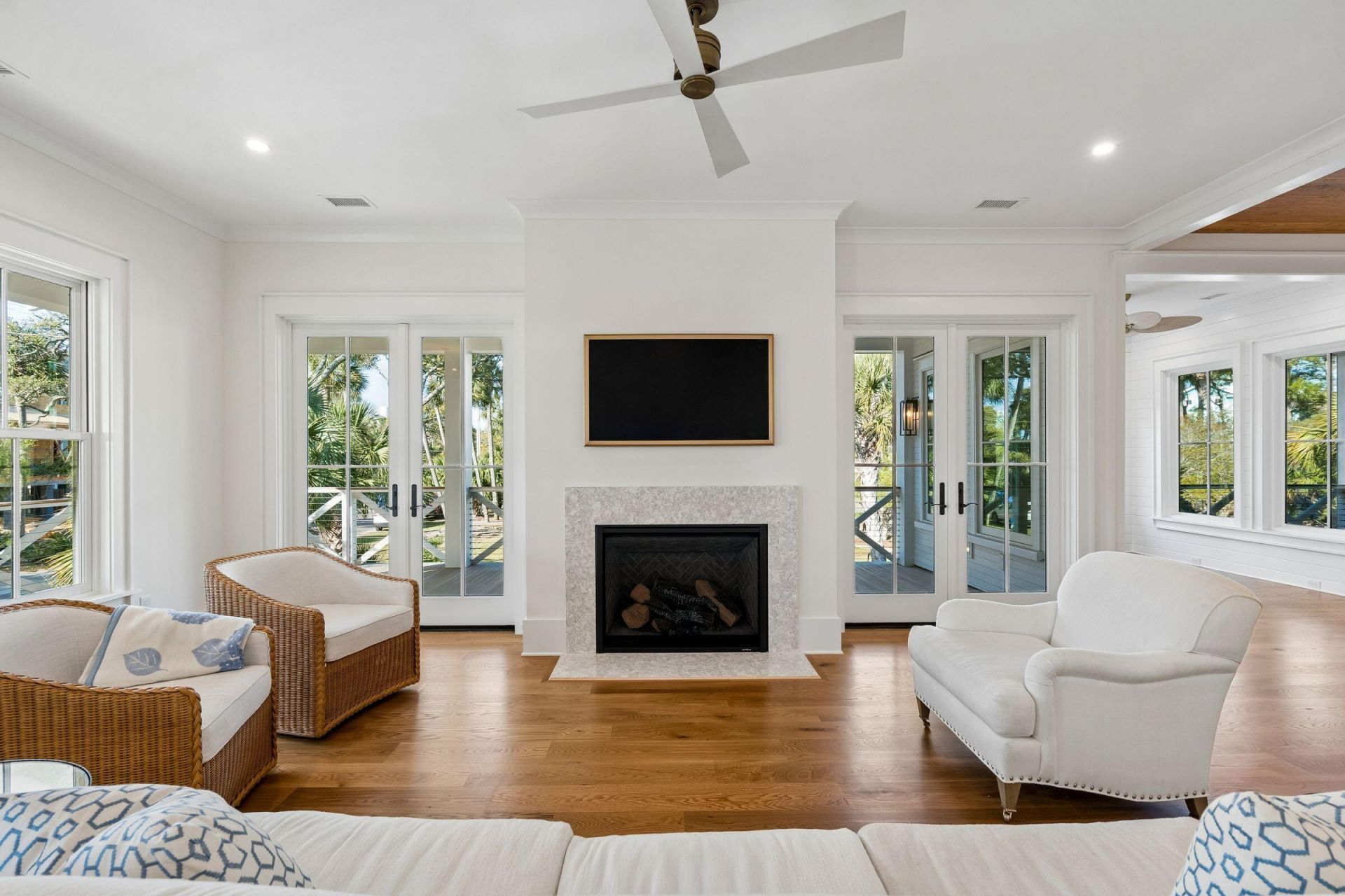 720 W Ashley Avenue Photo 22