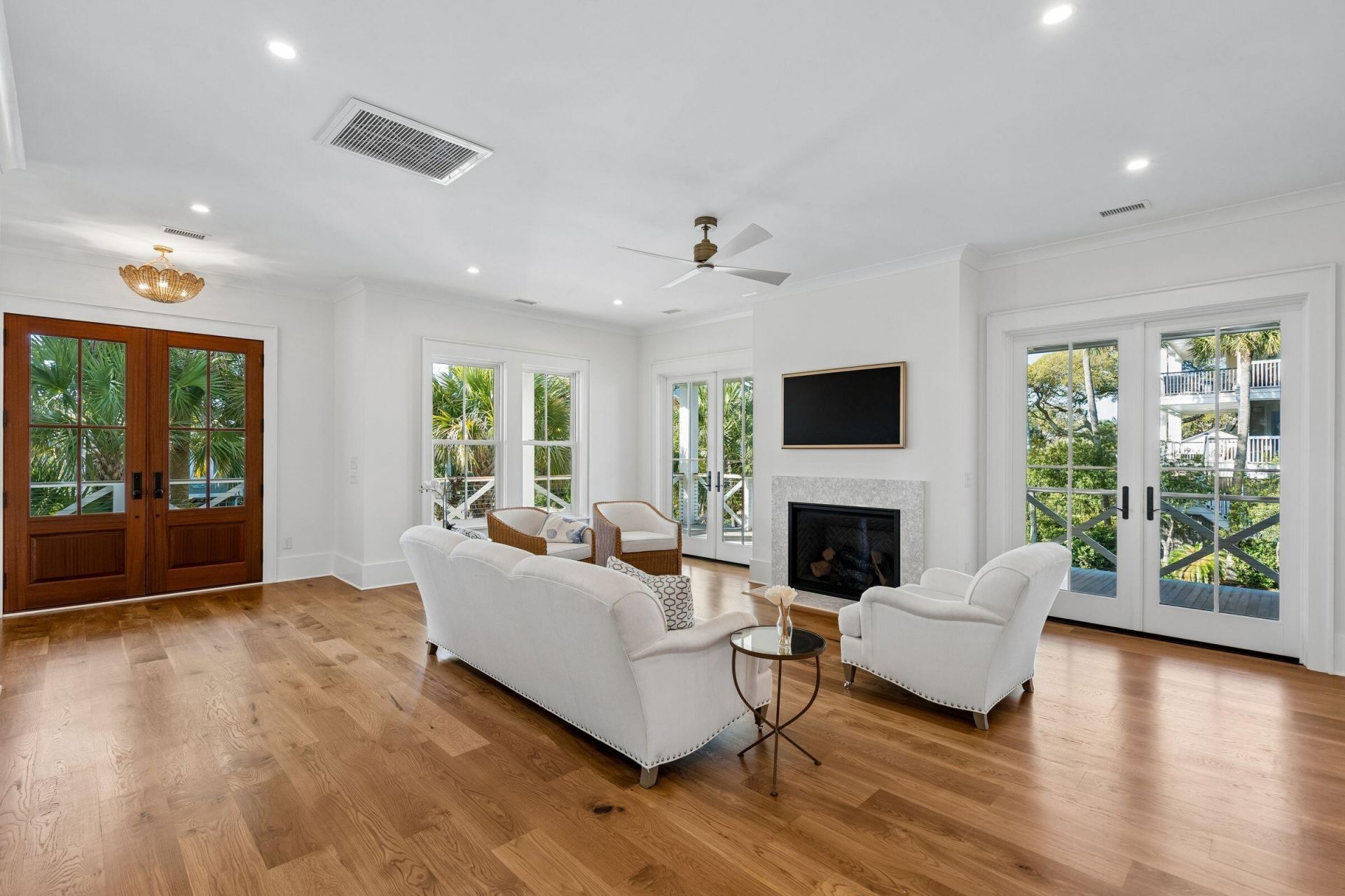 720 W Ashley Avenue Photo 24