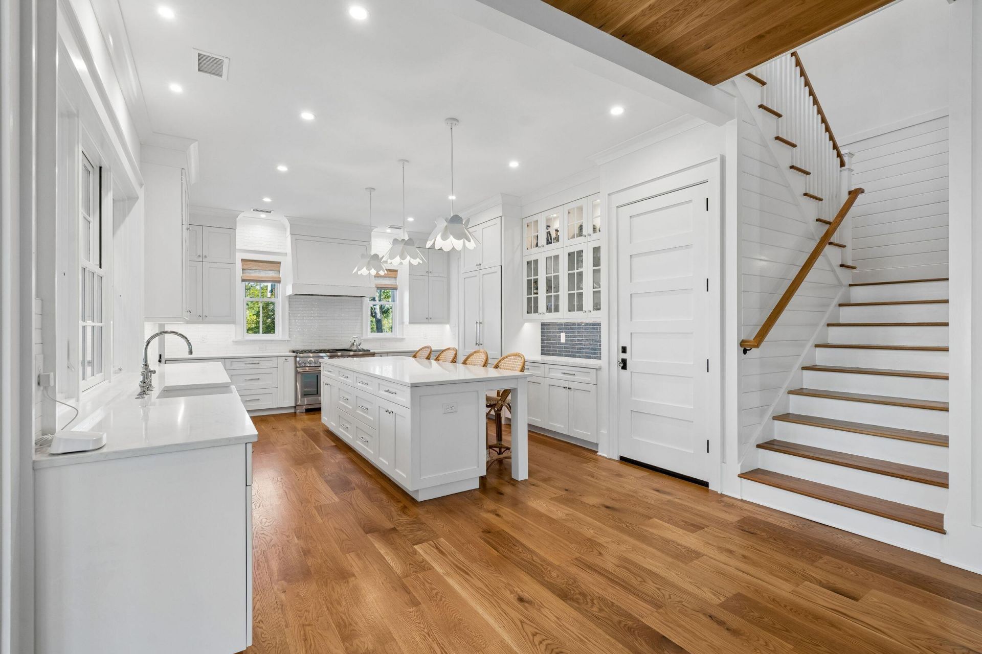 720 W Ashley Avenue Photo 28