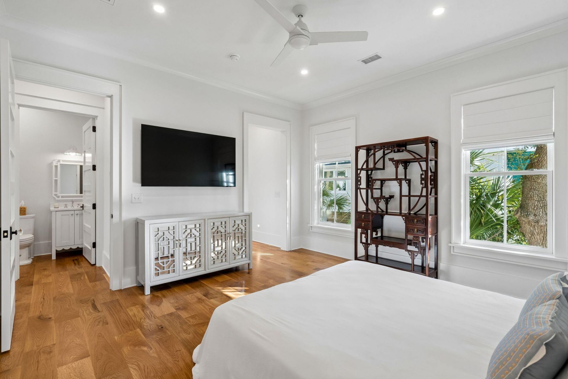 720 W Ashley Avenue Photo 49