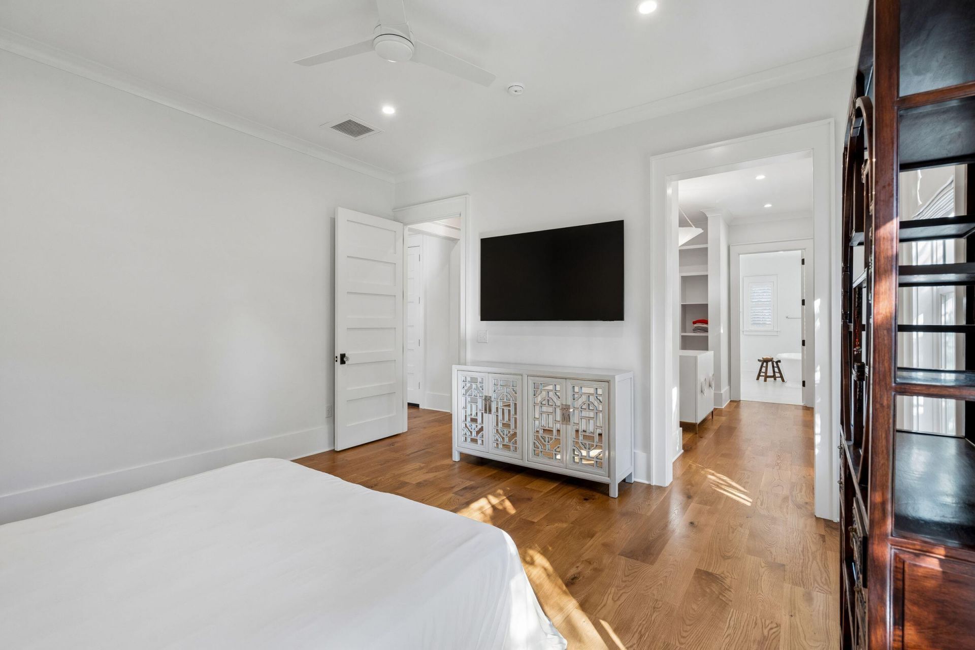 720 W Ashley Avenue Photo 51