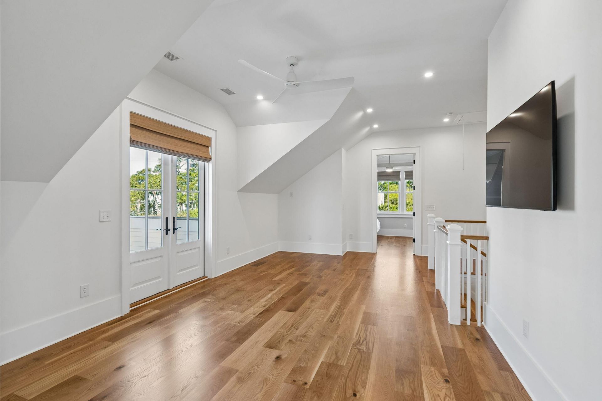 720 W Ashley Avenue Photo 67