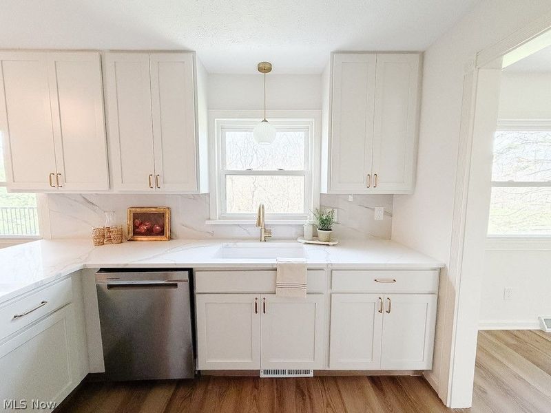 455 Barrenwood Drive, Wadsworth, OH 44281 Photo 9