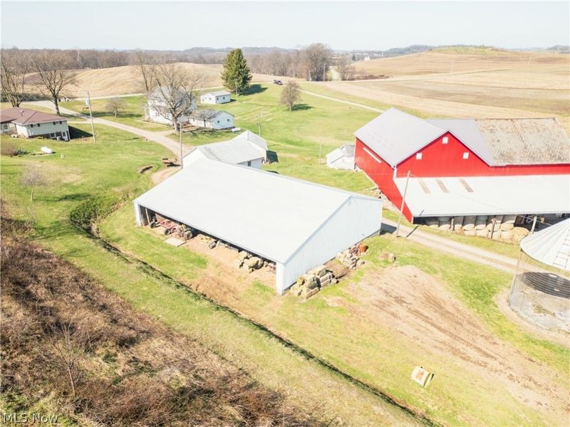 Pleasant Hill Drive, Fresno, OH 43824 Photo 4