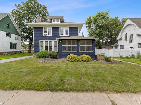 128 10th Street, Mason City, IA 50401