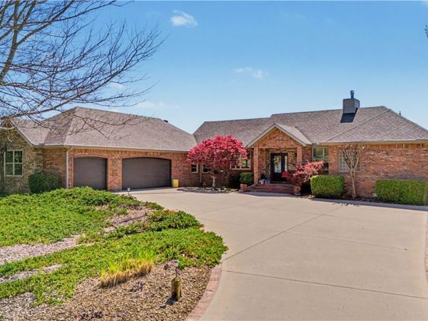 29 Eddleston Drive , Bella Vista, AR 72715