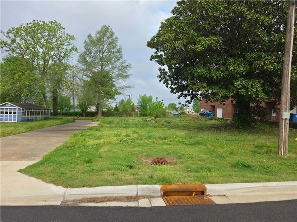 504 SW E Street, Bentonville, AR 72712