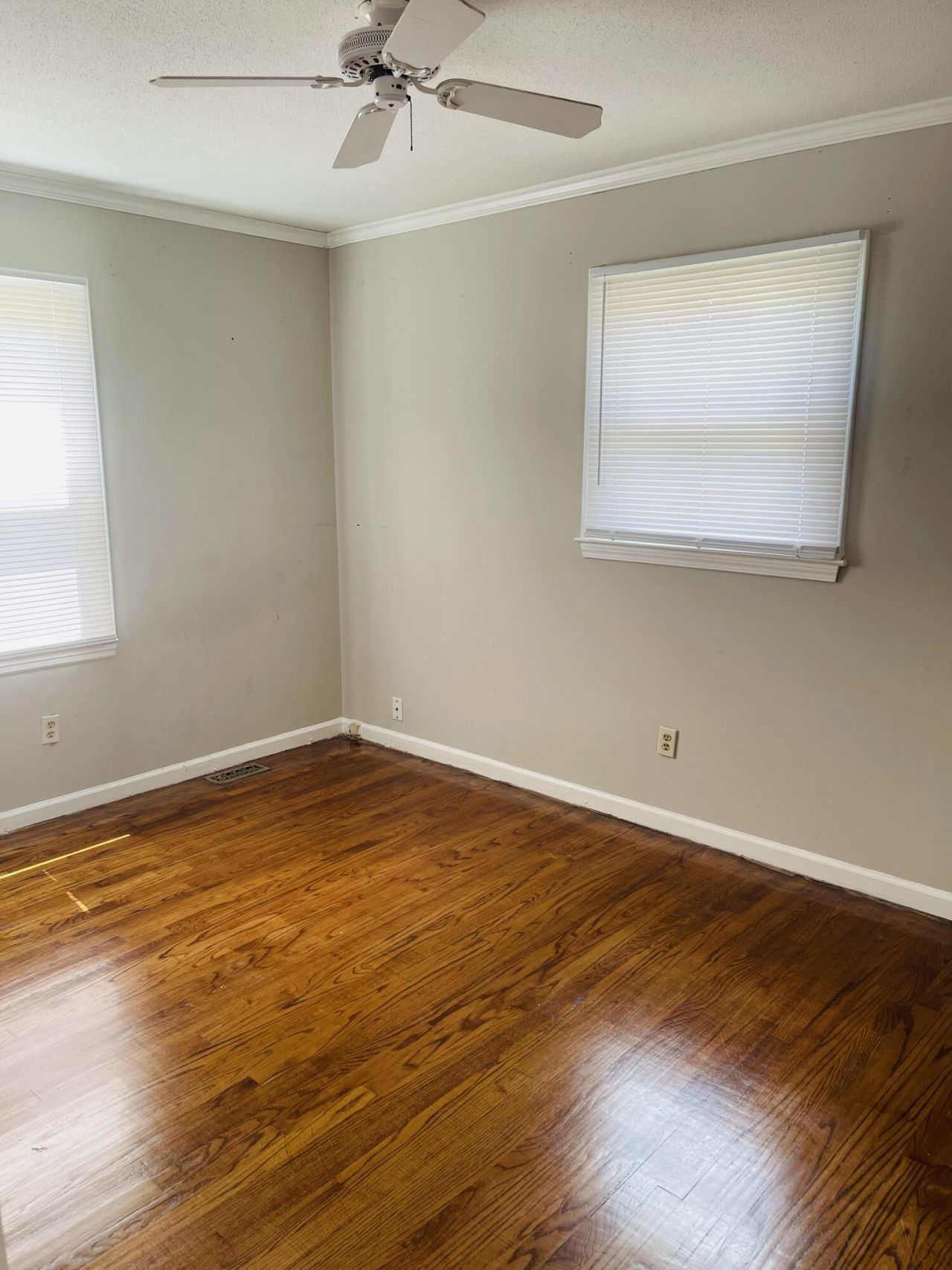 3280 Starlett Avenue Photo 8