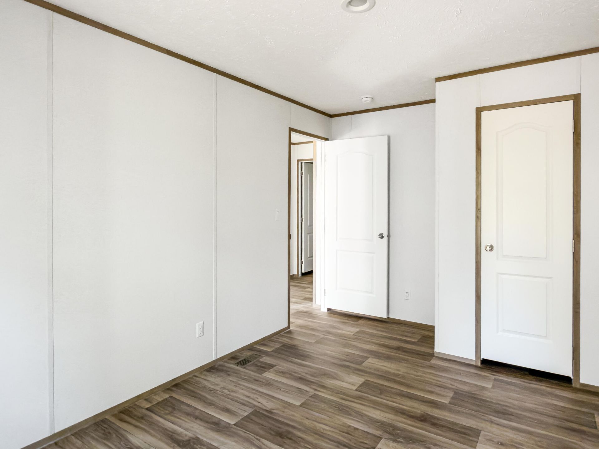 244 Saturn Lane Photo 17