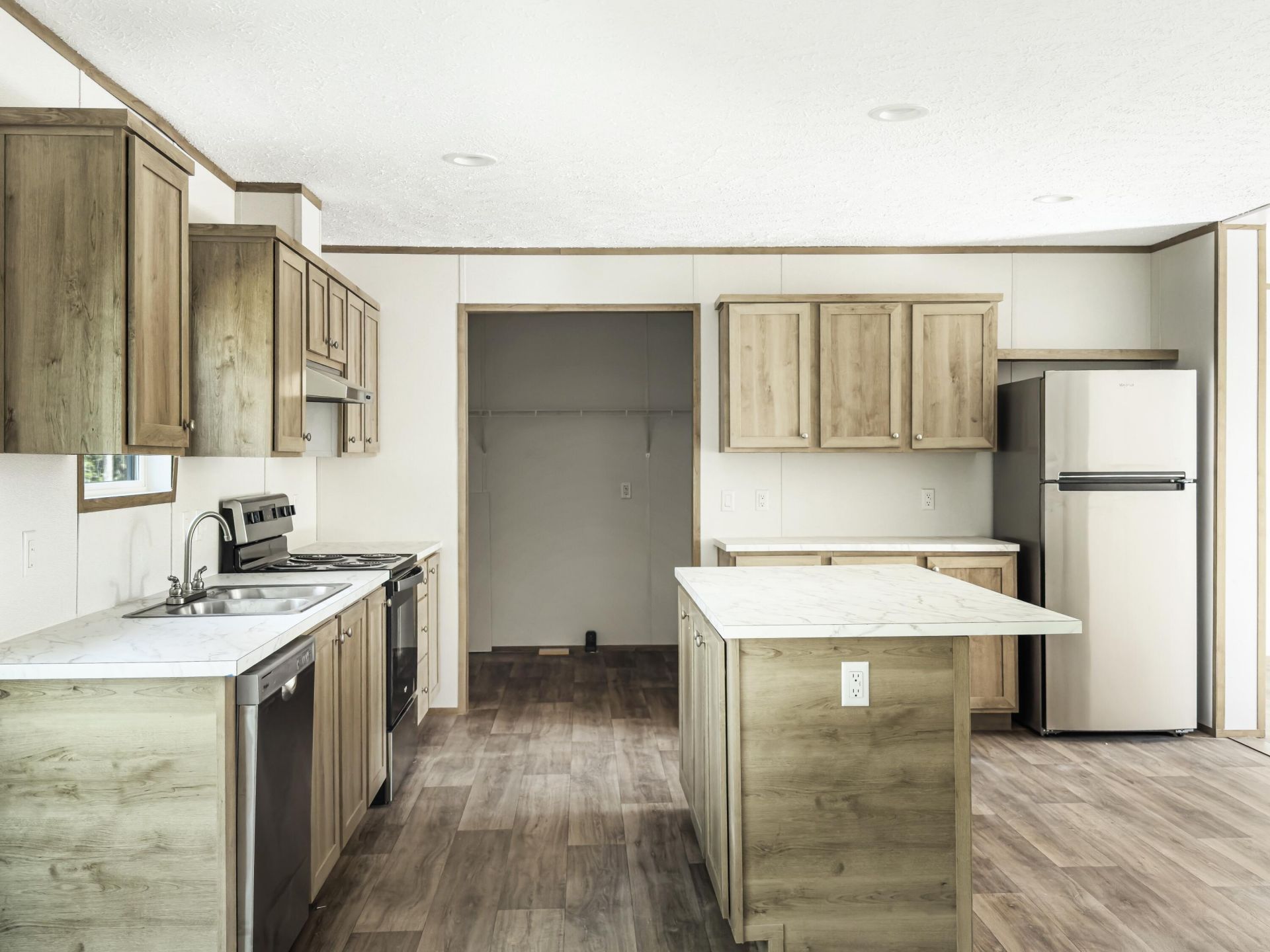 244 Saturn Lane Photo 20