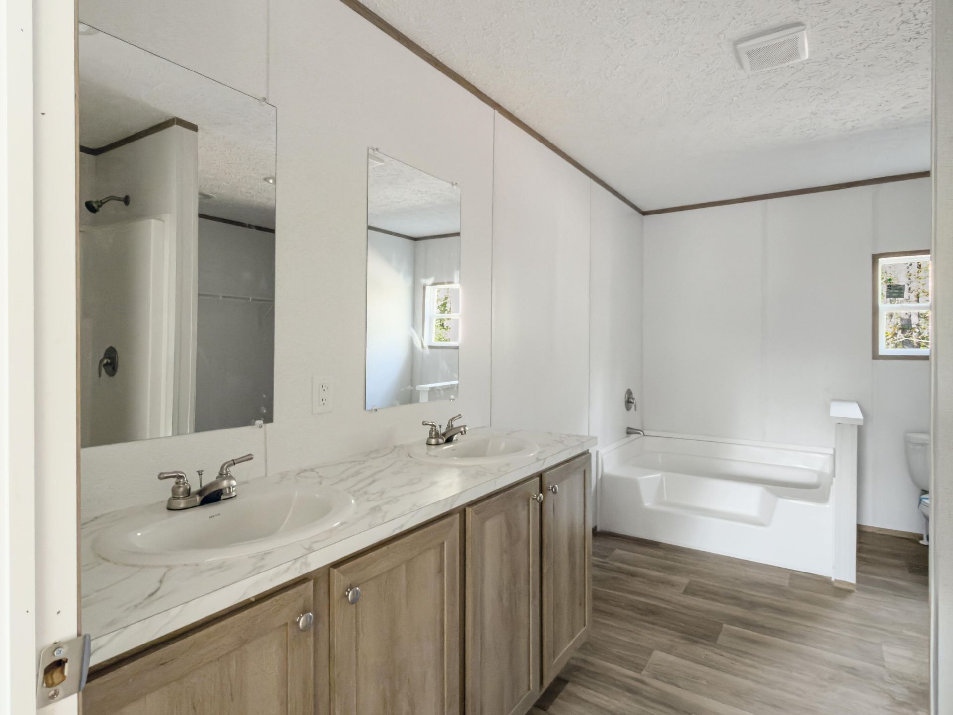 244 Saturn Lane Photo 31