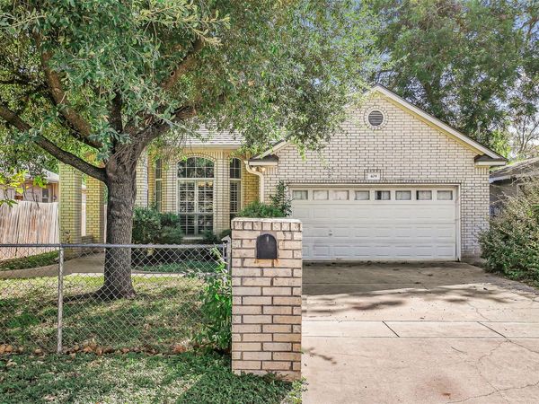 409 E Austin Ave , Round Rock, TX 78664