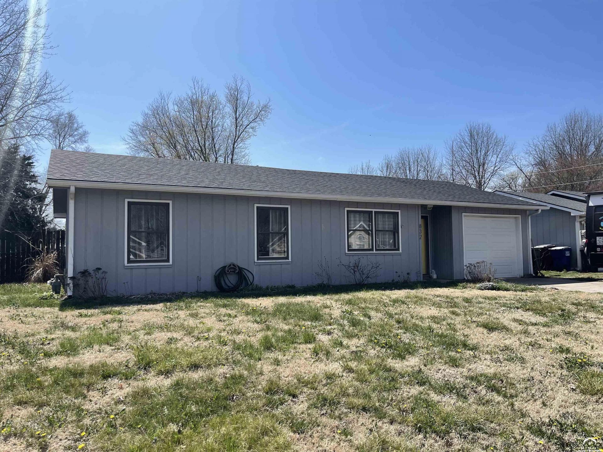 832 Locust , Lawrence, KS 66044 Main Photo