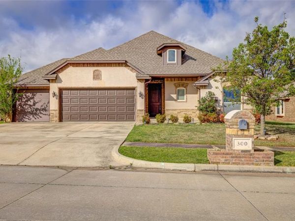 300 Summit Bend, Norman, OK 73071