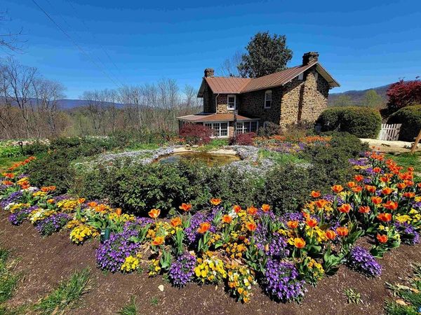 128 ROCKFISH ORCHARD DR, AFTON, VA 22920