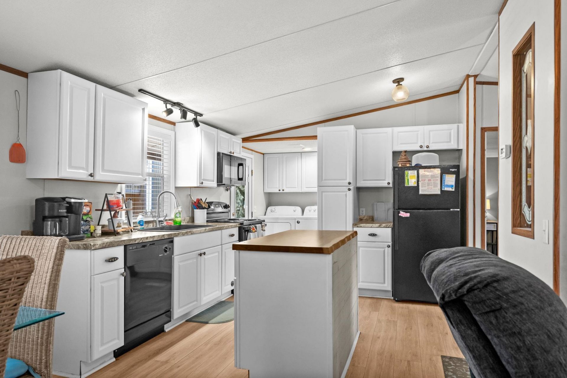 6001 - Mh53 S Kings Hwy.  Photo 23