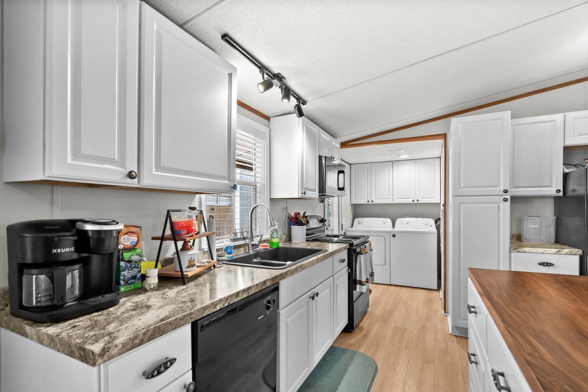 6001 - Mh53 S Kings Hwy.  Photo 26