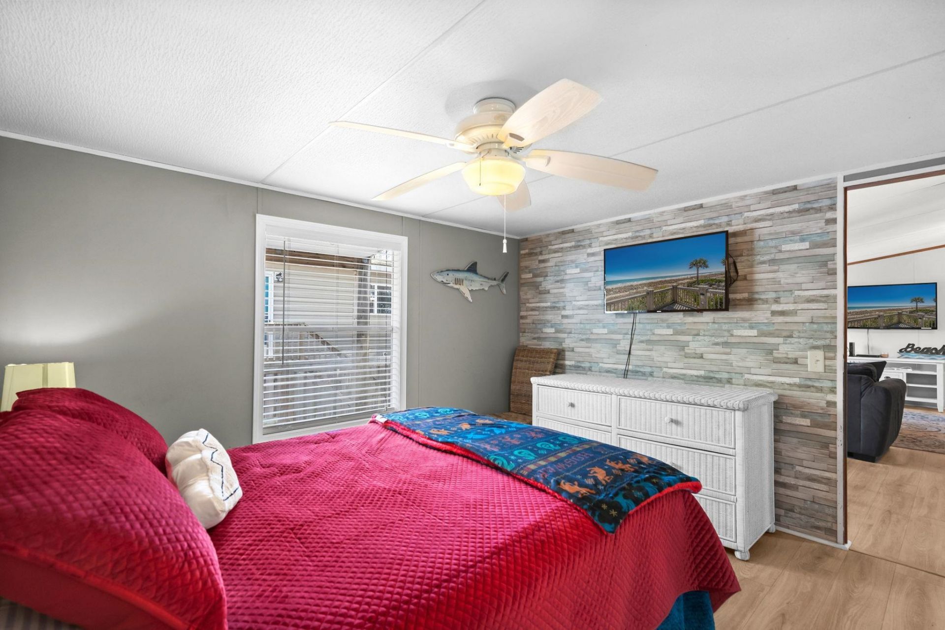 6001 - Mh53 S Kings Hwy.  Photo 34