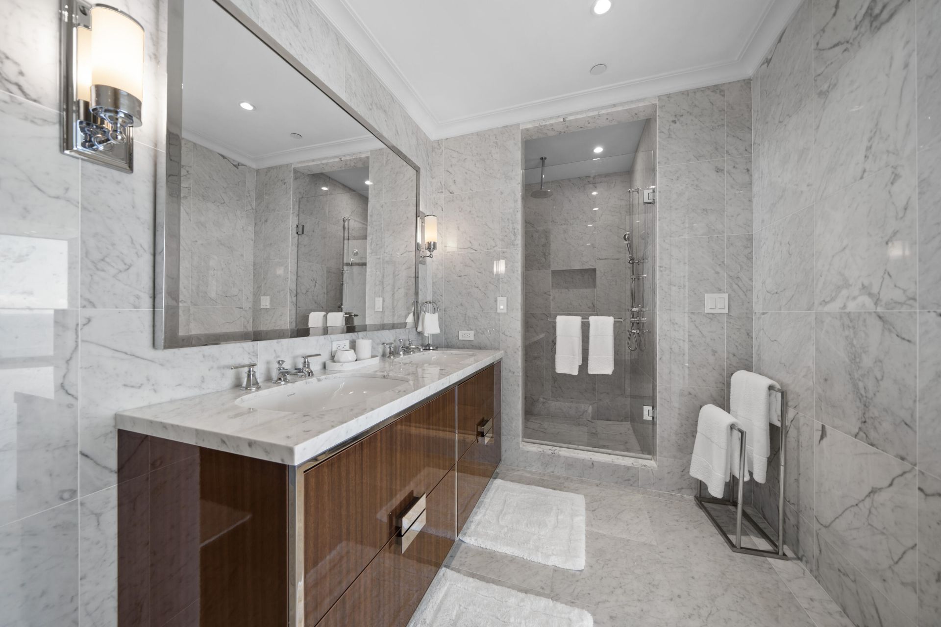 15701 Collins Avenue, North Miami Beach, FL 33160 Photo