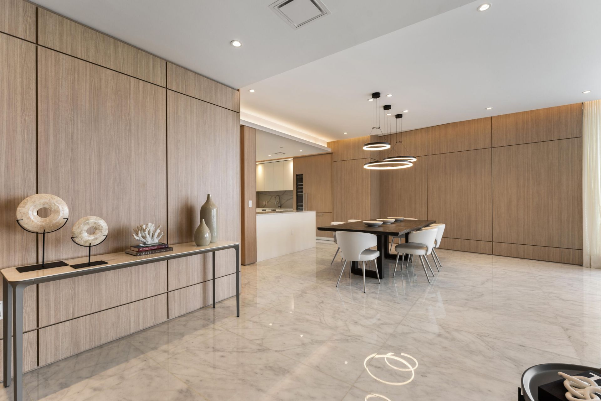 15701 Collins Avenue, North Miami Beach, FL 33160 Photo