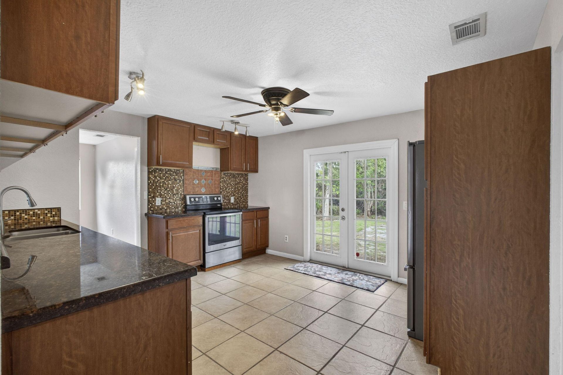 16932 Okeechobee Boulevard, The Acreage, FL 33470 Photo