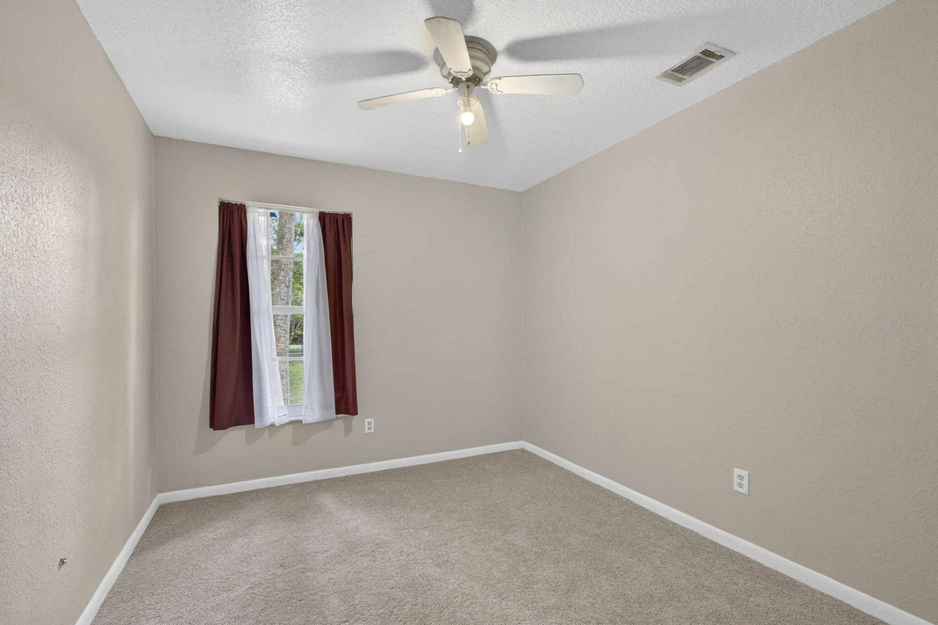 16932 Okeechobee Boulevard, The Acreage, FL 33470 Photo