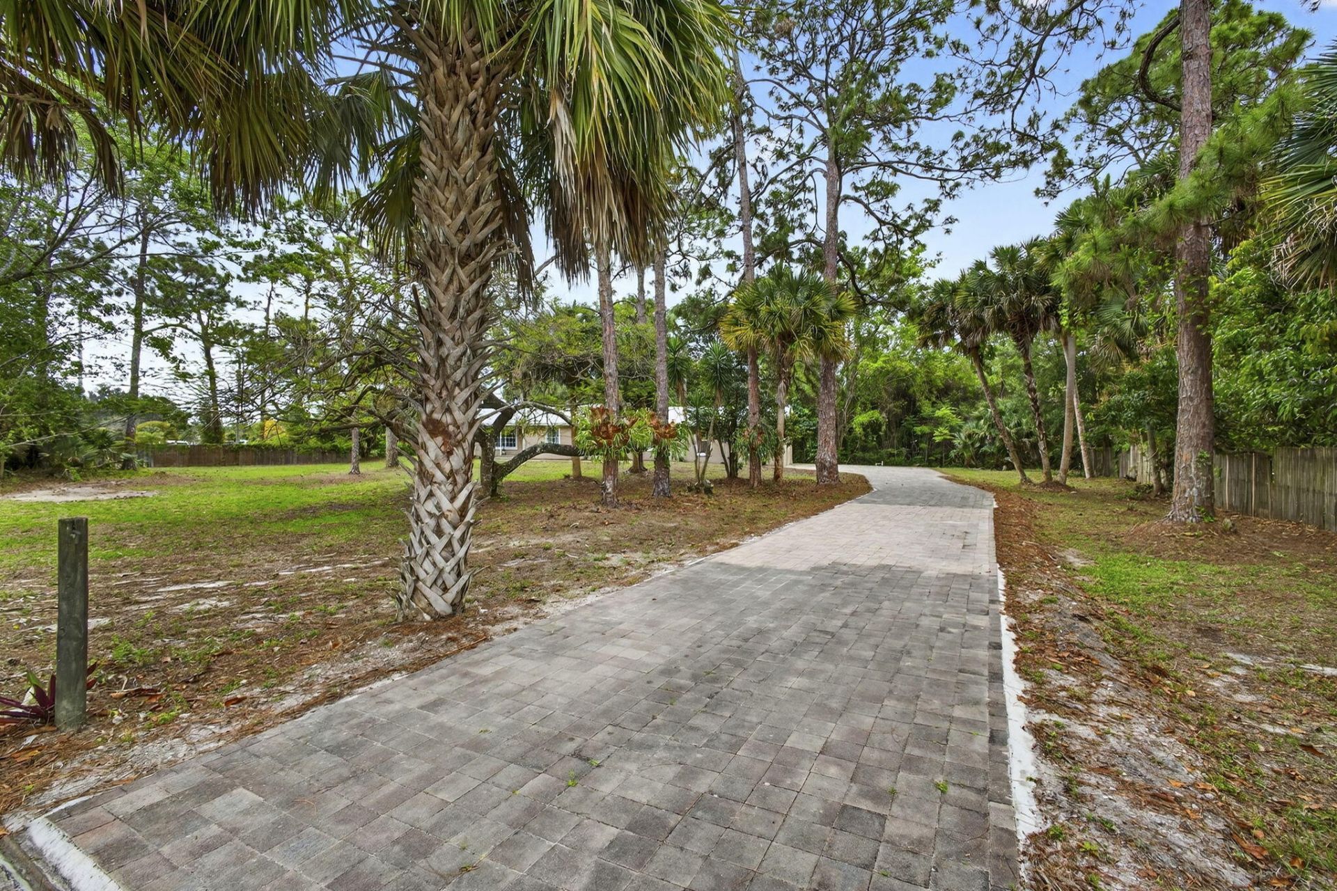 16932 Okeechobee Boulevard, The Acreage, FL 33470 Photo