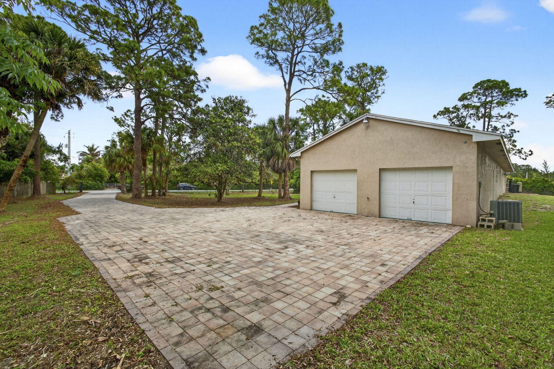 16932 Okeechobee Boulevard, The Acreage, FL 33470 Photo