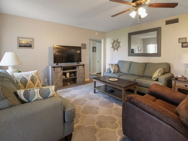 407 Pine Glen Lane, Unit C-1, Greenacres, FL 33463