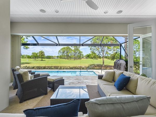 842 Carolina Circle SW, Vero Beach, FL 32962