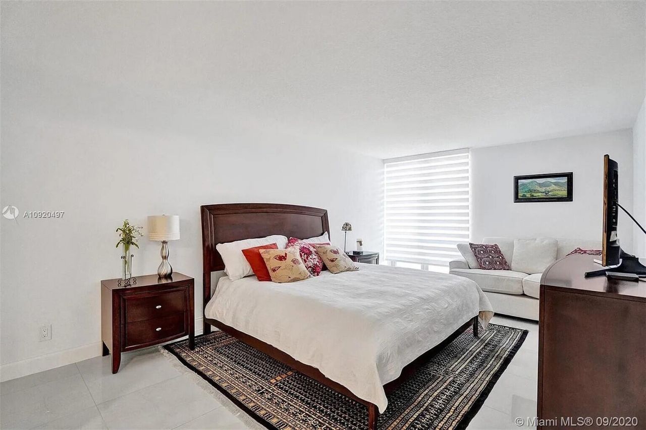 1350 River Reach Drive, Unit 115, Fort Lauderdale, FL 33315 Photo