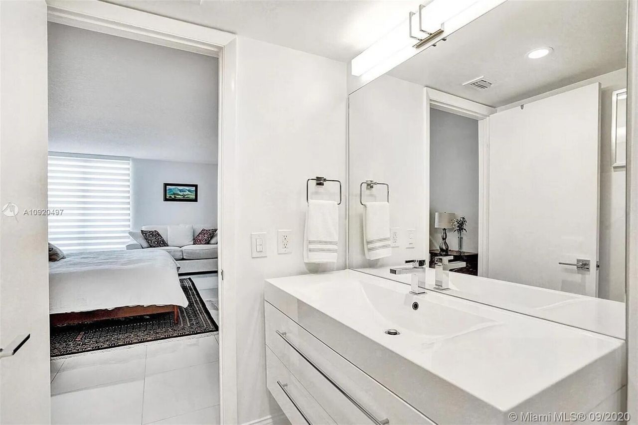 1350 River Reach Drive, Unit 115, Fort Lauderdale, FL 33315 Photo