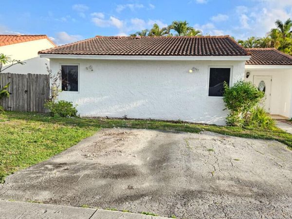 13347 NW 5th Terrace, Miami, FL 33182