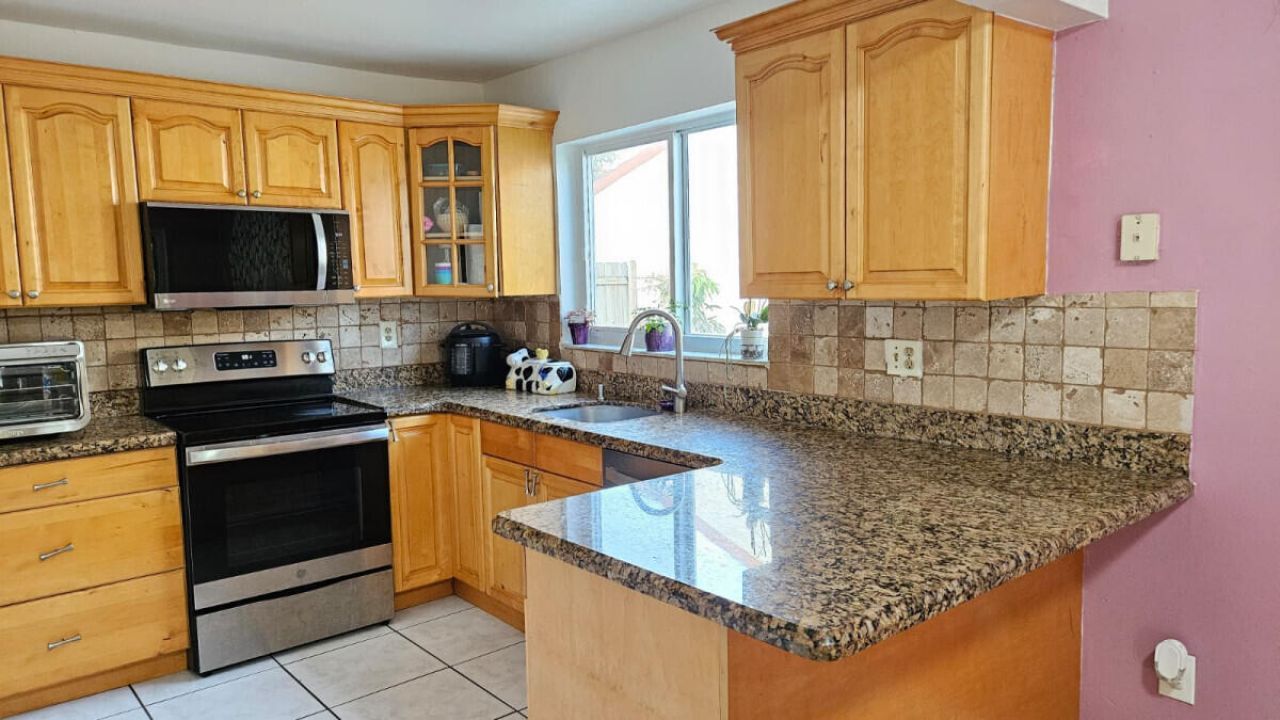 13347 NW 5th Terrace, Miami, FL 33182 Photo