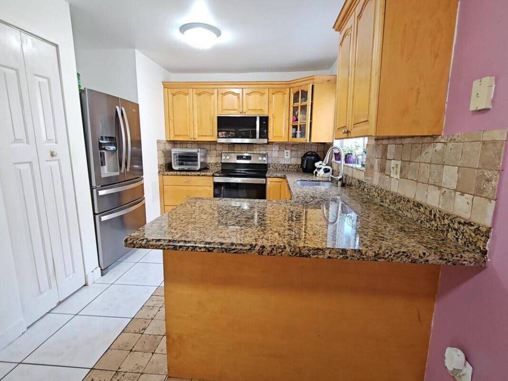 13347 NW 5th Terrace, Miami, FL 33182 Photo