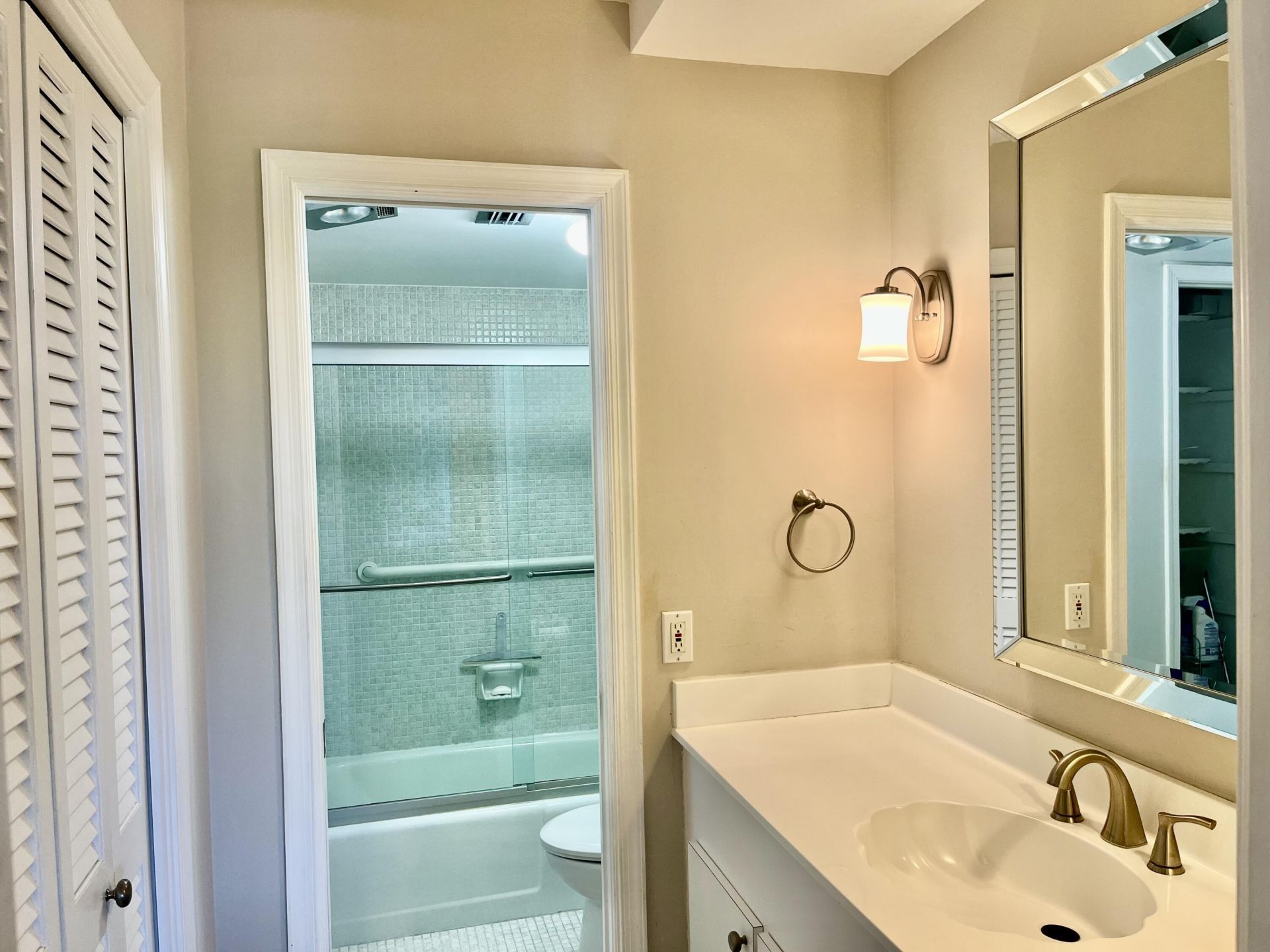 145 Atlantis Boulevard, Unit Ph4, Atlantis, FL 33462 Photo