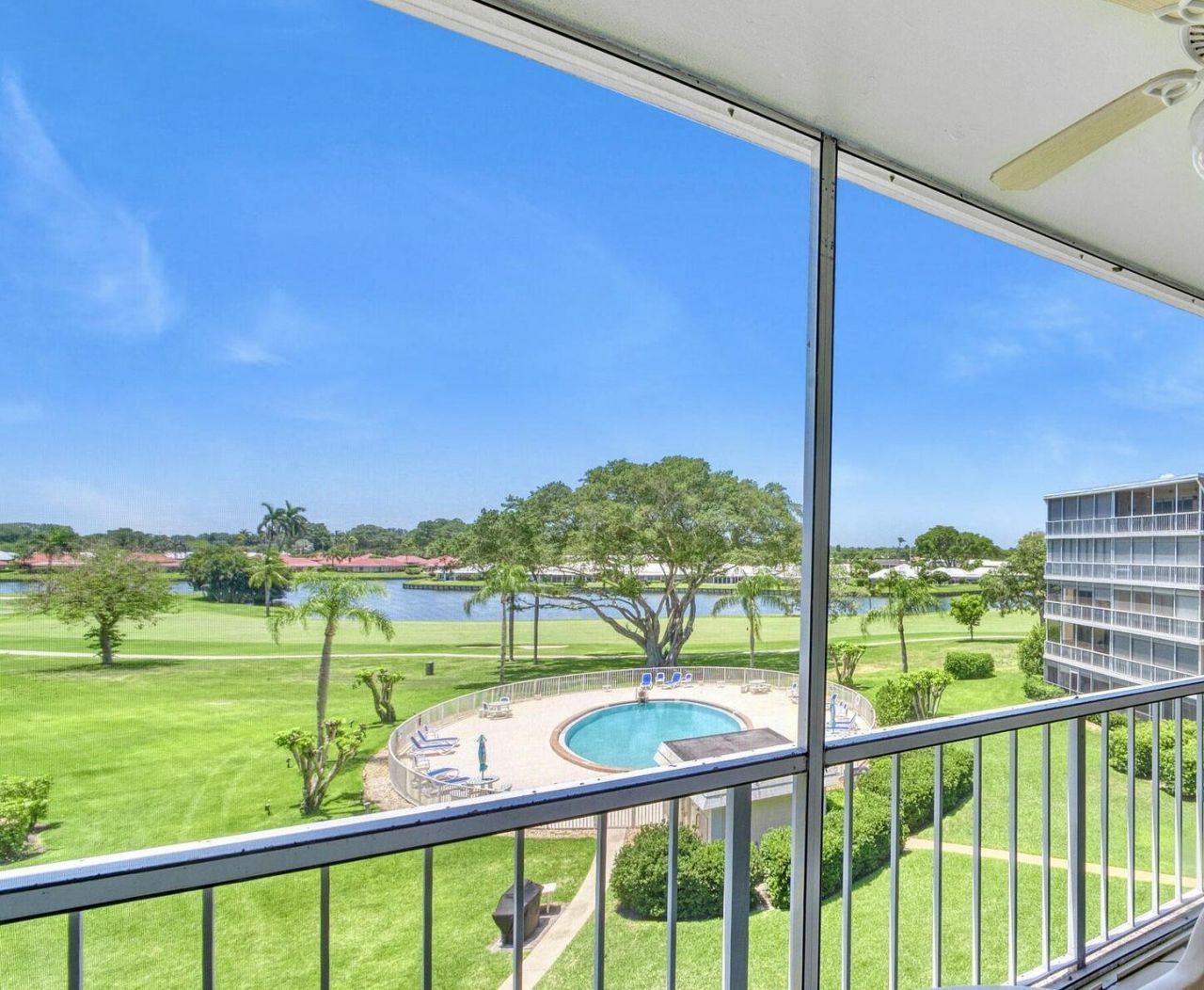 145 Atlantis Boulevard, Unit Ph4, Atlantis, FL 33462 Photo