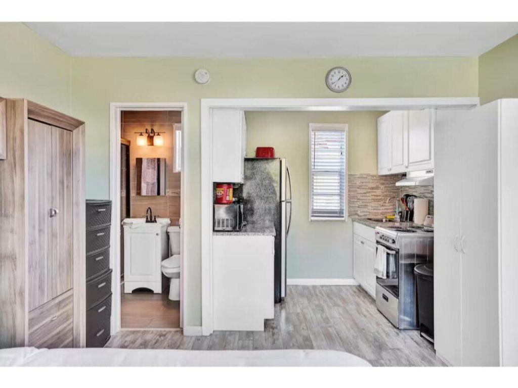 336 Arthur Street, Unit 124, Hollywood, FL 33019 Photo