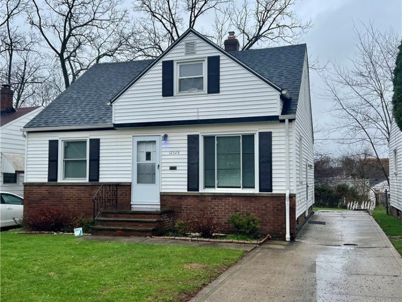 12328 Park Knoll Drive, Garfield Heights, OH 44125 Photo 1
