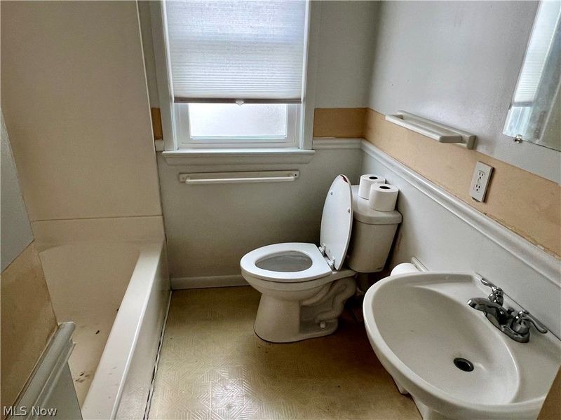 12328 Park Knoll Drive, Garfield Heights, OH 44125 Photo 11