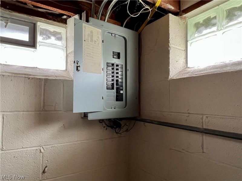 12328 Park Knoll Drive, Garfield Heights, OH 44125 Photo 19