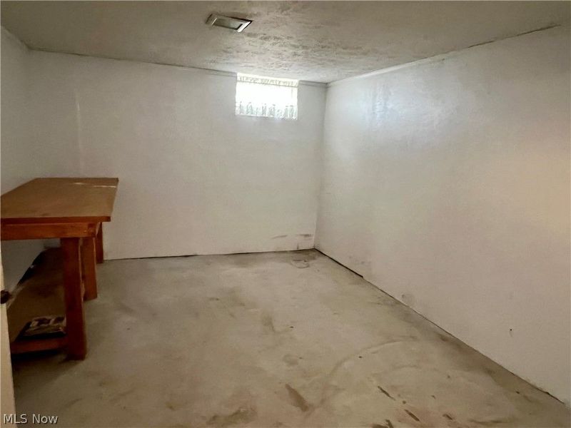 12328 Park Knoll Drive, Garfield Heights, OH 44125 Photo 20