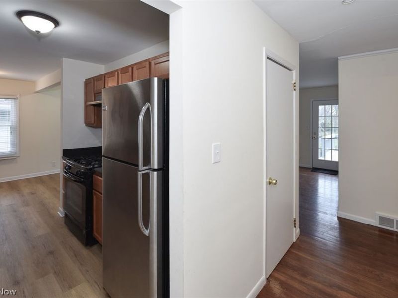 5011 S Sedgewick Road, Lyndhurst, OH 44124 Photo 10