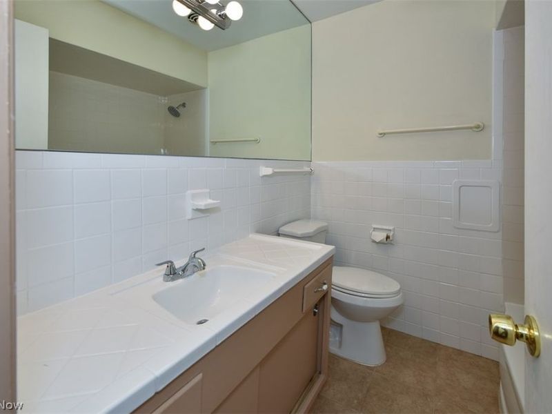 5011 S Sedgewick Road, Lyndhurst, OH 44124 Photo 12