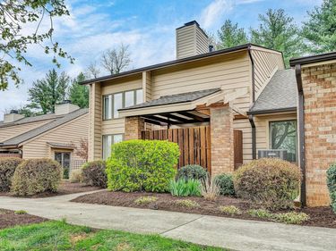 209 Windward DR SW, Unit 209, Roanoke, VA 24018