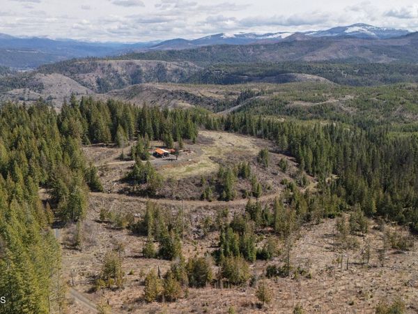 5500 Gold Ridge Rd , Calder, ID 83808