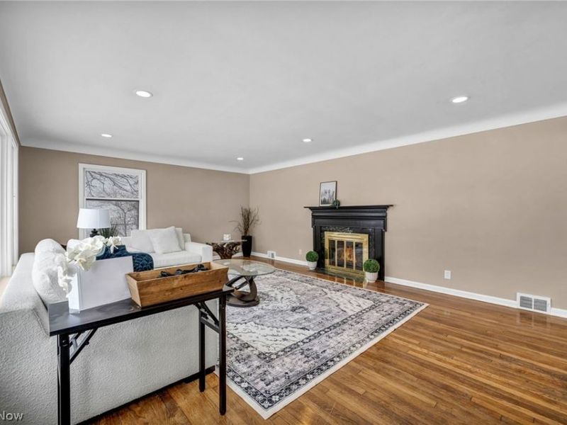 1081 Carver Road, Cleveland Heights, OH 44112 Photo 6